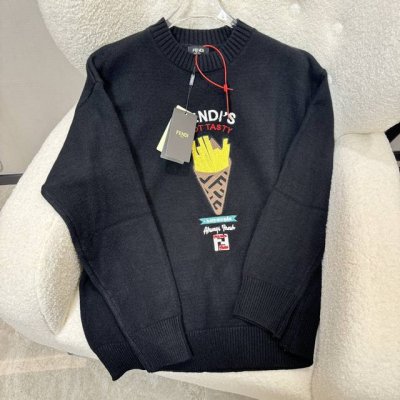 Fendi芬迪 芬迪秋冬新款Fd家族男女同款针织套头衫 Fd家族人气单品 代表性十足 规格感十足的精品 所有Fd粉丝都值得抢购的精品 Fd家族的高奢人气爆款产物