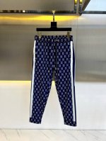 Gucc古驰、2025提花棉质运动长裤卫裤。男士四季通勤的基础款式，颜色友好百搭，上身时髦有型！面料表面清晰可见的立体条绒肌理，饱满而富有光泽的绒毛质感，足以凸