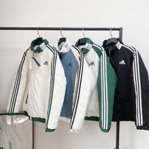 Adidas阿迪达斯专柜同款发售经典三杠小Logo印花棒球服外套最优品质 爆炸上新 出街回头率超高的的棒球外套！三杠的设计搭配上左胸的小Logo设计，既经典又不