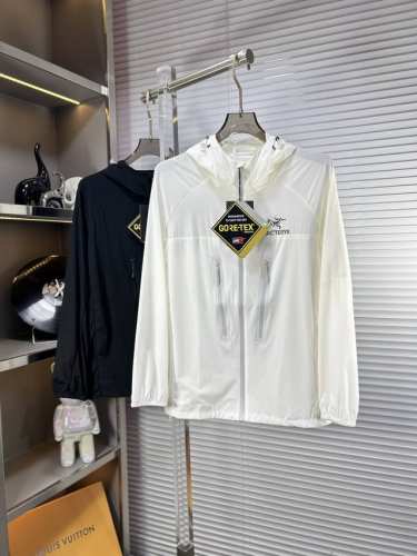 Arc*始祖鸟 Ss25夏季新品 休闲防晒服外套，夏日外出旅游必备！非常轻薄，夏天穿丝毫不会觉得闷热，超强细节，超强做工，原版开模，精品之作！上身效果超赞！速速