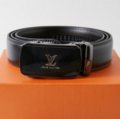 原单路易威登Louis Vuitton反光亮面自动平滑扣高品质皮带 镜面满印 经典中的经典款式 话不多说 直接看实拍图 真的超有质感 好东西不是靠嘴说的哈 Lv