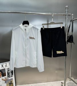 上衣 裤子 Dior25Ss春夏新品提花防晒外套.男女同款！衣身Logo印花工艺设计！代表品牌形象 简洁舒适的款式，高端定制醋酸聚酯纤维面料 纯色系列更是大家非