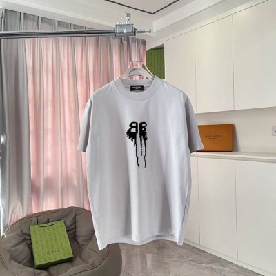 Balenci*Ga 巴黎2025春夏新款 个性字母Logo印花 定制面料300G 短袖T恤 男女同款 尺码：S M L Xl Xxl 五个码 颜色：黑色 白色