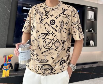 sg 男女同款 ，驴家 春夏最新满身老花涂鸦圆领T恤衫，宽大版型Over Size风格，完全不挑身材，整体效果宽松却极具韵味，不会松垮到没型，穿搭更是万能得百搭