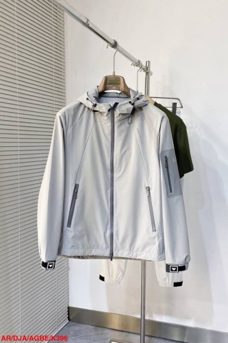 P460 K396 Ar阿玛尼 25Ss早春款2025最新款时尚设计师款夹克外套.处处细节显工艺足够的高级 结构性剪裁的设计改变来展现男士多样的形象变化，修身利