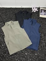 200 - 露露乐蒙最新款特殊云朵绒马甲耐磨透气防风防水内胆云朵方格绒 - 身为健身狂人，日常穿梭在健身房与户外运动场，装备得跟得上我的活力节奏，露露乐蒙这款最