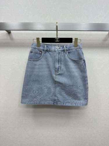 25Ss Chane *春夏新品 牛仔半裙！复古摩登气质时髦单品！经典版型不挑人百搭少女减龄气质！原版定制字母刺绣 牛仔面料，做工品质看细节。一色Sml.