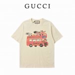 Gucci 古驰 动物巴士高克重印花短袖T恤 选用客供定制针织100%纯棉面打造,面料手感细腻，厚实有质感的纯棉布，高密度的机织工艺，如棉絮般柔紧致舒适，有挺括