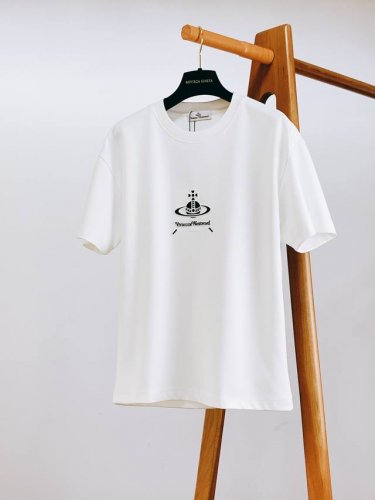 Vivienne Westwood 薇薇恩 韦斯特伍德 2025Ss春夏新品 重磅级尤物单品，官网在售系列。奢侈一线大牌的御用面料厂织造，手感柔软舒适，穿着无累