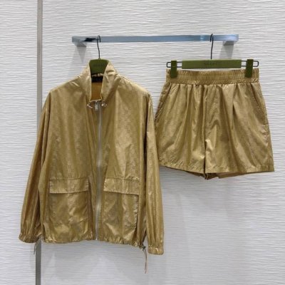 gucc* 2025Ss新款防晒套装 超轻薄面料 特殊材质有肌理感 每个小细节都非常注重 恰到好处的高级感 立体剪裁 让成衣上身更为精致洋气 实物太赞啦！Sml