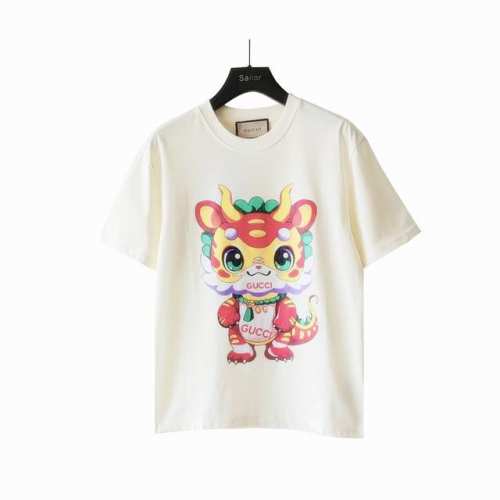 实拍细节图+细节图 Gucci 古驰 24Ss龙年限定龙宝宝Logo短袖T桖 官网同步，专柜纯棉面料！贴肤舒适，耐看又好穿，经典简约Logo设计，原厂工艺一丝不