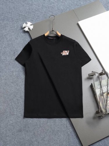 louis Vuitton 路易威登 1V 微宽版型Xs-L 25Ss Lv 新品专柜走秀款 前后幅真皮字母Logo刺绣 男女同款！短袖不在千篇一律的大众脸，而