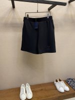 1V，Lu小暗钻直筒短裤。单纱双面面料工艺、挨针刺绣点缀、烫钻工艺点缀、直筒短裤版型、全套辅料配备 # 混纺单纱双面面料 采用32S单纱双面面料；360G；搭配