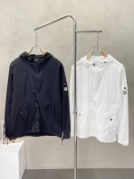 moncler蒙口独家专供最新春夏时尚连帽夹克，经典设计感与颜值爆棚的外套，品质更是无法挑剔品控可以直接入手，不容过错的高端臻品！通过细节图片便可感受到它强悍的
