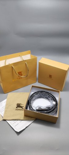 上新图 巴宝莉：男士专柜头层牛皮针扣腰带 头层牛皮 精品包装盒 自动扣 ！尺寸：115、120、125Cm