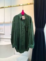 blcg 25Ss新款鳄鱼纹图案印花套装宽松廓形衬衫+松紧腰直筒裤 面料精心制成 立体灵动栩栩如生 尽显高级工艺细节 即可塑造浪漫假日造型 亦可优雅现身各种场合
