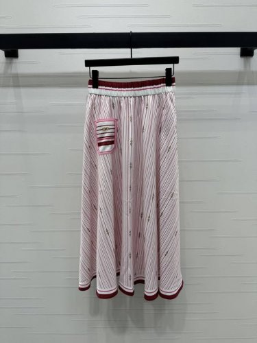 上新原单高端品质Gucc* 2025春夏新款系列！撞色条纹马衔扣半身裙！定制Yb进口斜纹全棉材质 质感上乘 裁剪垂顺流畅 简约大气 通体条纹马衔扣印花 低调奢华