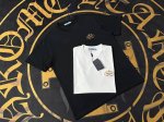 prada Logo精致升级，灵感源自八十年代复古 原版面料 官方同款 短袖T恤 定制面料 同缸染面料 手感非常舒服 春夏最新砖柜同步 时尚又个性 超级百搭 宽