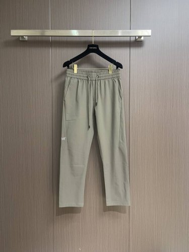 aycteryx 始祖鸟 2025Fw 刺绣Logo休闲卫裤 高端32S双纱380克毛圈面料，重磅面料 定制拉架罗纹同缸同染 三标齐全 男女同款 尺码：M-3X