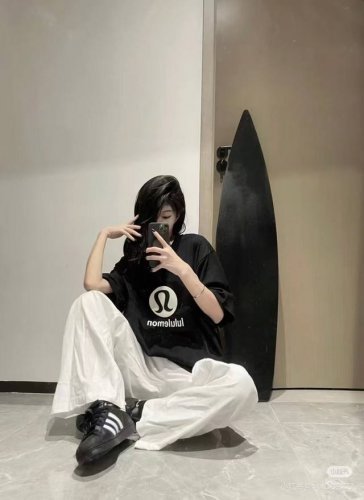 上新 Lululemon露露经典基础款胸前字母Logo情侣款短袖T恤，男女同款，你值得拥有绝佳夏季穿搭必备单品 经典百搭永不过时系列，男女同款 情侣可搭 甄选纯