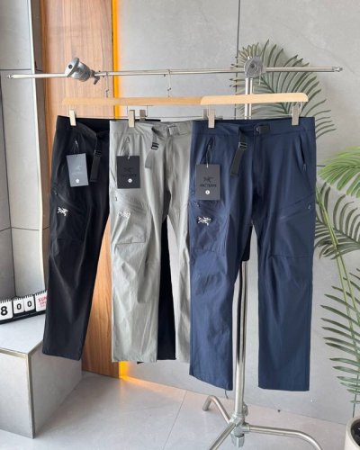 刺绣版本 Arc’Teryx 始祖鸟Sigma Fl Pant 男士户外轻薄透气刺绣速干裤 Palisade功能裤子采用轻薄耐磨的Terratex面料，设计活动