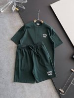 套装Cel、 2025春夏新款男女同款短袖T恤！Logo刺绣设计！极具设计精选客供100%全棉面料，手感柔软亲肤，着身舒适透气性都无法挑剔，实物绝对会让你爱不释