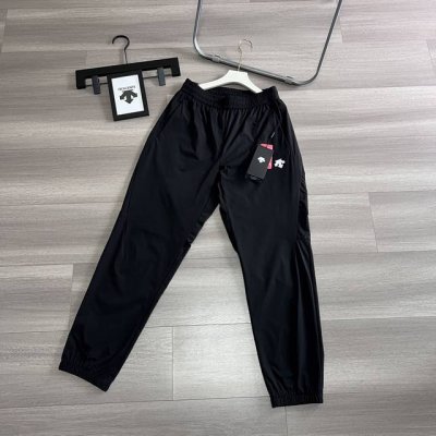 Descente 迪桑特两色夏季特供定制面料 速干透气运动长裤 迪桑特运动长裤，采用Schematech冷感纱线面料，透气性强，适合各种环境，跑步时方便排汗，舒
