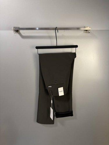 高品质 隔天出货 Dior 迪奥 休闲裤 西裤Ss秋冬新款 高级定制裤子专用面料 定制原版五金 重工工艺打造 车工走线精细 定制面料 柔软舒适 质感显著 辅料精