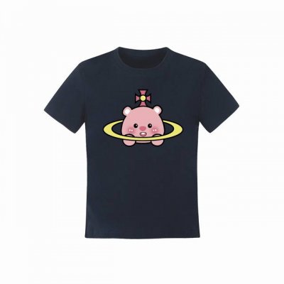 Vivienne West Wood 西天后薇薇安 2025夏季设计款动漫小猪土星印花正肩短袖T恤 女款 全网独家纯棉高品质 独家模特图已保护可上平台 款号：V
