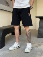 芬迪 三标齐全 2025夏季新款男士休闲短裤，高级定制面料透气面料 透气弹力舒适度极高，细节无可挑剔，顶级辅料配备，原版Logo设计理念，手感细腻柔软！上身版型