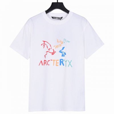 上新 Arc’Teryx始祖鸟24Ss新款手绘彩色鸟字母Logo短袖 进口印花机数码印花工艺！ 采用原板独家定制260克32支双纱纯棉面料 质感非常柔软舒服 1