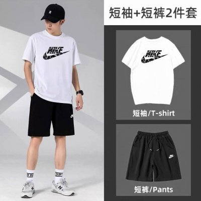 nike 耐克休闲情侣款短袖短裤运动套装 男女均可轻松上身驾驭 面料柔软有弹性超级舒服 细节一步到位 腰部内里有抽绳可以随意调节 上身效果超赞 超舒适 怎么运动