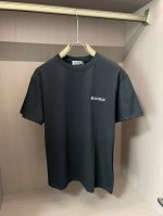 Miumiu官网同款 官网同款 官网同款 重磅推荐！2025Ss夏装新品 专柜在售 最新系列图案Logo短袖T恤 必须人手一件的节奏！进口顶极丝光面料，极为亲肤