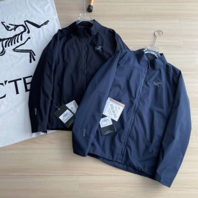 340 Arc'teryx 始祖鸟两色立领反光Logo户外运动轻量化立领防风夹克外套 外壳采用 Windstopper2L面料 目前国际公认的高端面料，防风防水