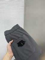 Dior迪奥 休闲裤2025Ss春夏新款，特选定制科技清爽面料，定制原版五金，重工工艺打造，车工走线精细，定制面料，柔软舒适，质感显著，辅料精美，媲美市场任何高