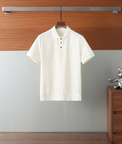 xiaoxiao Lo*Ro Pi*Na诺 U翩雅 老钱新贵推荐！标志刺绣翻领短袖Polo衫 经典三粒扣翻领款式 胸口标志刺绣的点缀 合体的剪裁 螺纹的针织下摆