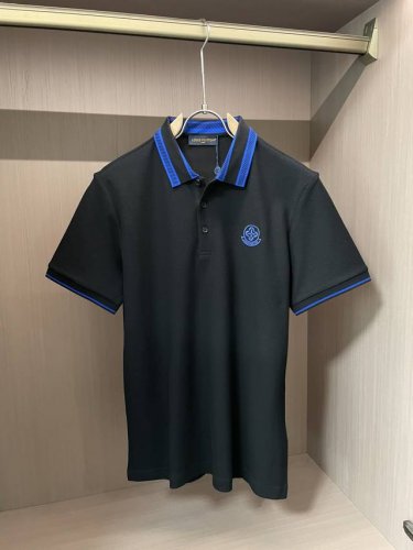 lv 2025春夏 官网同步 熟男 轻熟男 最爱款式 经典大气百搭商务休闲Polo领T恤 采用进口双丝光珠地棉面料 舒适透气 质感细腻 超柔软亲肤触感！翻领设计