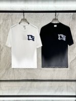 burberry 巴宝莉，2025夏季最新款，专柜同步有售，原单狠货，时尚休闲圆领短袖T恤，上身很有特点！吸睛而有亮点，进口原版面料，顶级刺绣工艺字母图案装饰L