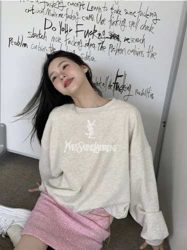 特价 不退换 Saint Laurent圣罗兰Ysl新款重工牙刷绣燕麦灰圆领卫衣 出门Ootd～超级喜欢这个燕麦浅花灰 胸前立体牙刷刺绣 今天也是杨树林女孩 超