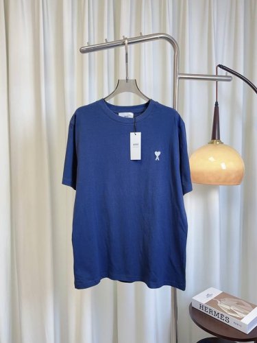 ami潮牌新款银色刺绣爱心Logot-Shirt 定制纯棉面料 舒适亲肤 采用银色刺绣徽标Logo点缀 时尚简约 男女同款 搭配情侣棒哦 白色 蓝色 Xs S