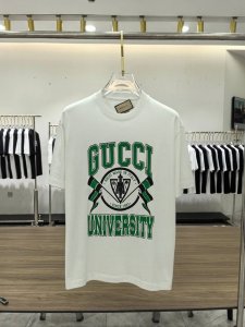 新品 Gucci 男士时装款圆领短袖T恤，贸易公司洋行货，高级限定款，25年春夏新品，明星级人气单品！ 客供埃及进口顶级面料，甄选尼罗河区域光照极好的上等棉花原