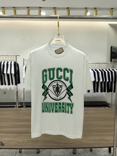 新品 Gucci 男士时装款圆领短袖T恤，贸易公司洋行货，高级限定款，25年春夏新品，明星级人气单品！ 客供埃及进口顶级面料，甄选尼罗河区域光照极好的上等棉花原