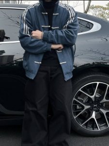 黄色现货拍图中 Adidas Originals Ctt 蛇年限定三叶草新中式盘扣麂皮立领唐装国风外套 时尚舒适百搭宽松条纹复古立领夹克 男女同款 顶级复刻，全