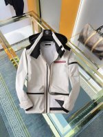 开春爆款， P350 普拉达 Prada 官网同款，提前发售！2025Ss开春新款男士夹克外套，原单三标齐全高端版本！带隐藏帽，专柜定制面料 透气舒适度高，细节