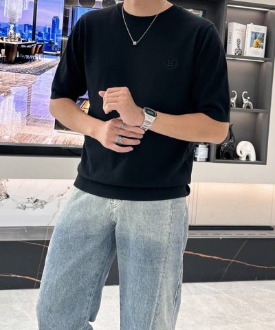 爱*仕 2025春夏最新经典 H 绣标男士圆领短袖针织衫 精选高档天丝和羊毛混纺80支超柔面料 16针密致针法 纹理清晰 紧密不变形 质感软糯 尽显高端奢华品质