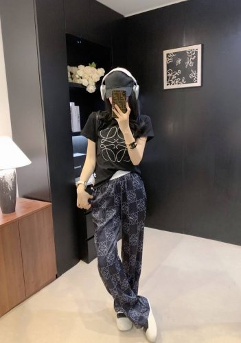 新款Loew*老花字母套装 独家设计款 定制老花字母面料 模特上身均为大货实拍 Sml 黑白两色