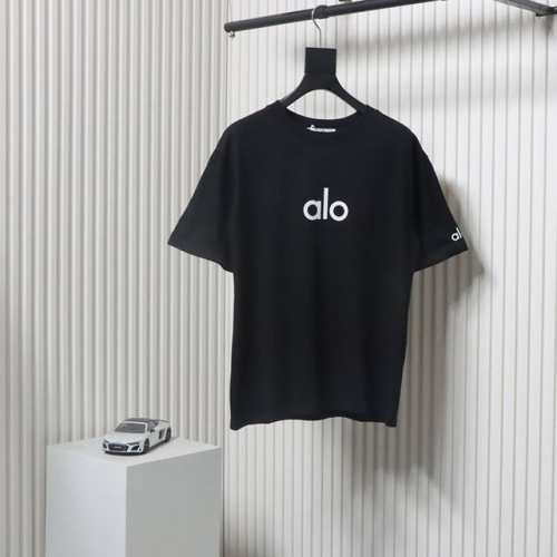 Alo 基础字母Logo印花短袖 进口浆料 随便水洗不会任何变形 保证不掉色不开裂 印花精细 采用280G精梳棉双纱面料 定染0色差 同缸拉架螺纹 2次洗水处理