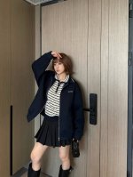 miu 拉链夹克外套 藏蓝色棉质面料制作 饰有品牌标识刺绣 撞色翻领领口 落肩版型 拉链开合 男女同款 推荐入手 藏蓝色 L