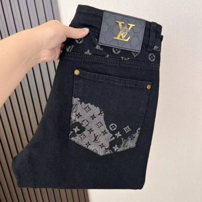 款号Cc699 Lv 路易威登 驴家最新超柔牛仔裤 驴家顶级用料超柔高棉水洗牛仔面料每一件水洗费用高达常规工艺三倍之多 触感极致细腻 质感非常好 全身简约大气设