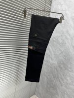 古‘’原单牛仔裤 2025新品，原版牛仔裤 原版重工打造，品牌经典Logo设计，原版五金辅料。专柜定制牛仔面料，完全对版专柜，欢迎专柜试穿后再购买，好货不怕比。